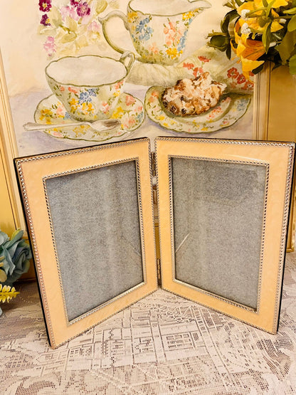 Vintage Gold Double Photo Frame – Folding Display