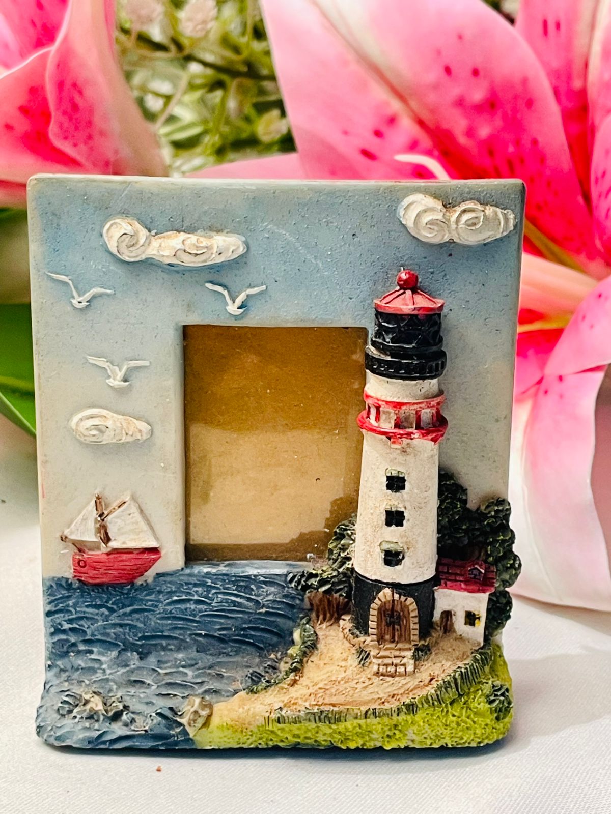 Vintage Lighthouse Photo Frame with Seaside Scene Approx. 10 cm Tall