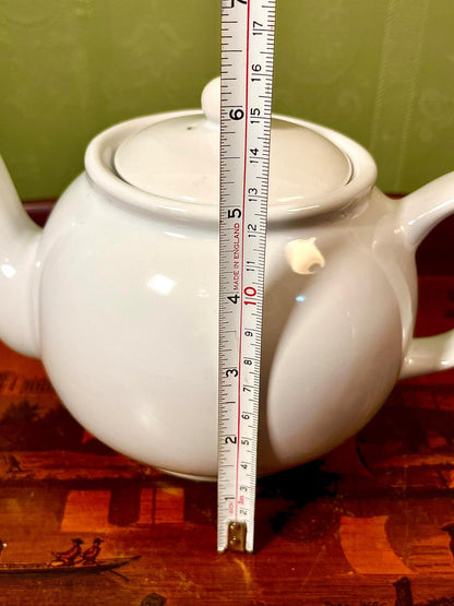 Vintage White Ceramic Teapot with Lid | Classic Tea Pot