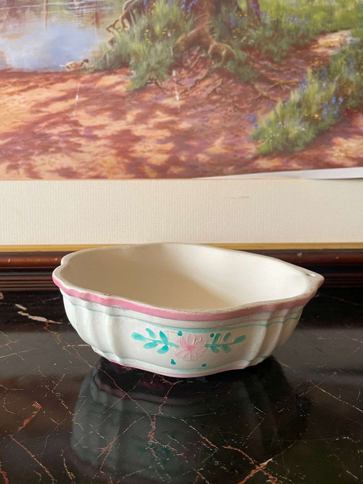 vintage ceramic serving bowl, apple print ceramic bowl, deep serving bowl England, rare thrift finds Pakistan, vintage crockery England, European vintage kitchenware, collectible ceramic bowl, apple mold vintage crockery, curated vintage collection, timeless vintage décor