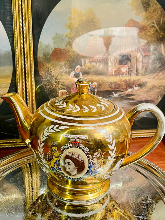 Royal teapot, Coronation teapot, Queen Elizabeth II, Royal memorabilia, Gold teapot, Vintage teapot, British collectible, Royal decor, UK heritage, Display teapot, Collector teapot, Royal gift, Tea lover gift, Elegant home decor, Antique style teapot