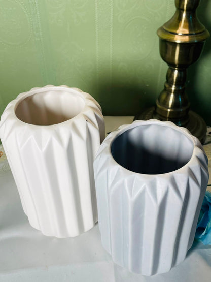 White Ribbed Ceramic Vases 2-Piece Set 16 & 14 cm