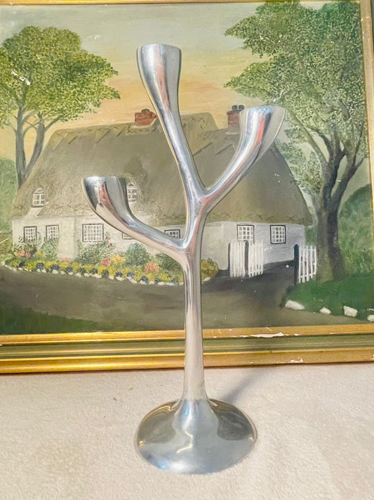 Three-Arm Silver Metal Candelabra – Elegant Vintage Candle Holder – Table Centrepiece