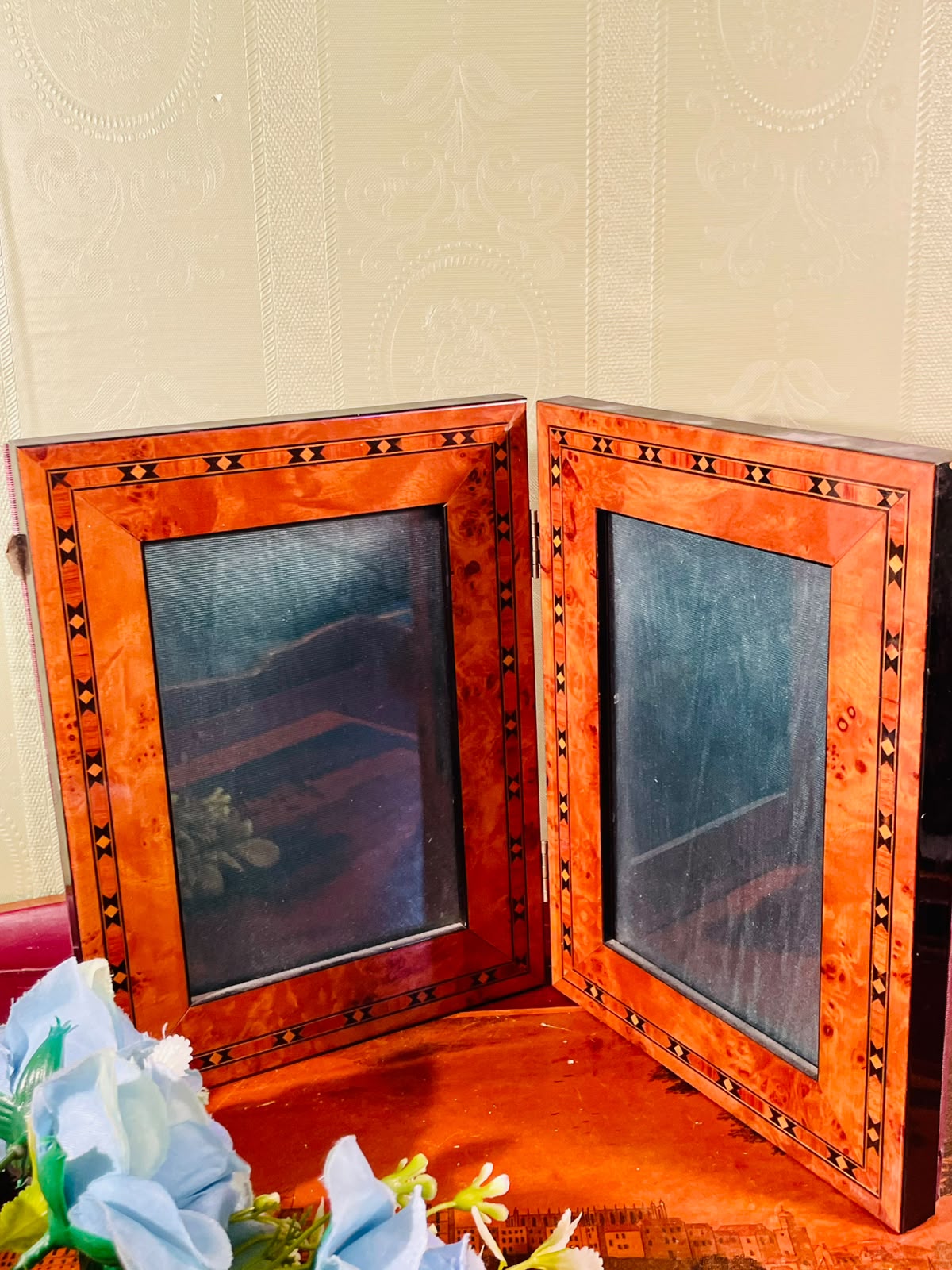 Folding Double Photo Frame – 8 Inch