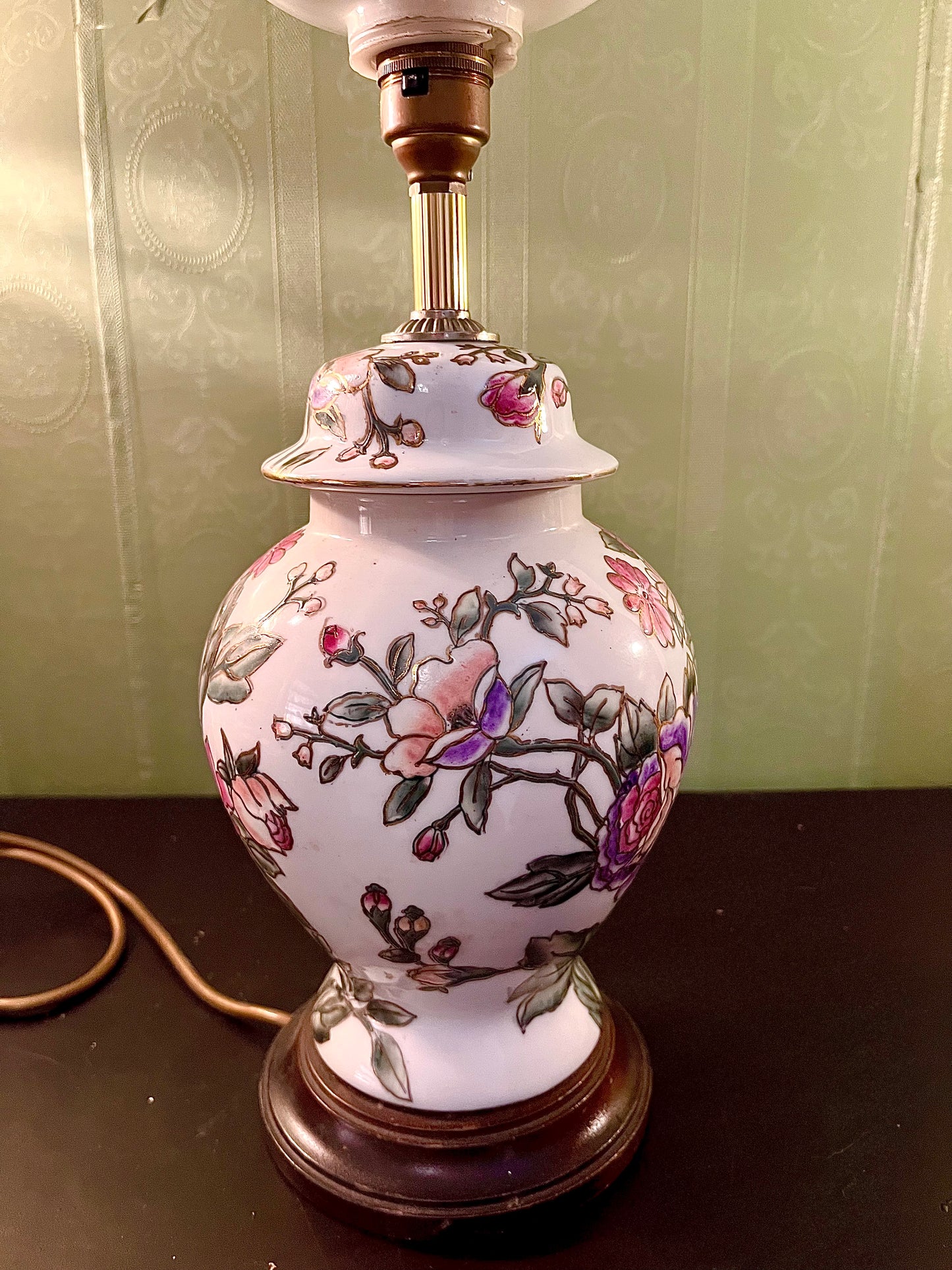 Vintage Floral Ceramic Hurricane Table Lamp