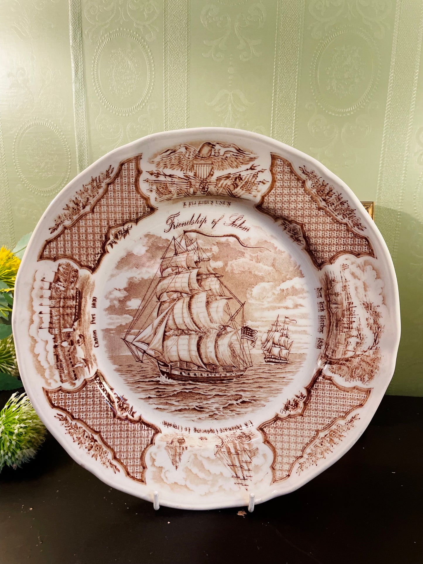 Fair Winds Friendship of Salem Collector Plate 10.5 Inch