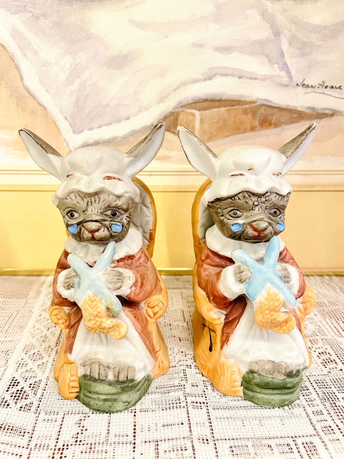Vintage Cat Figurines Holding Fish - Hand-Painted Ceramic Collectibles