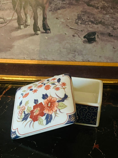 Vintage English Porcelain Trinket Box – Imari Floral & Geometric Pattern