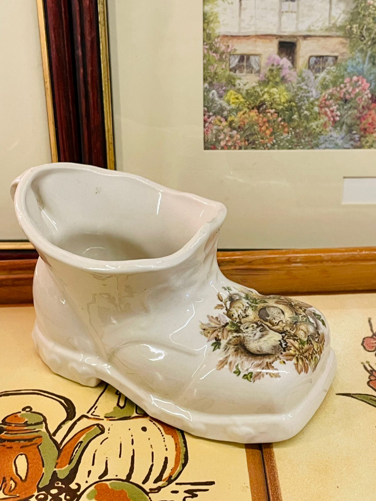 vintage planter, ceramic boot planter, woodland animals décor, cottagecore home décor, rustic planter, ceramic flower pot, vintage home decor, decorative boot vase, farmhouse decor