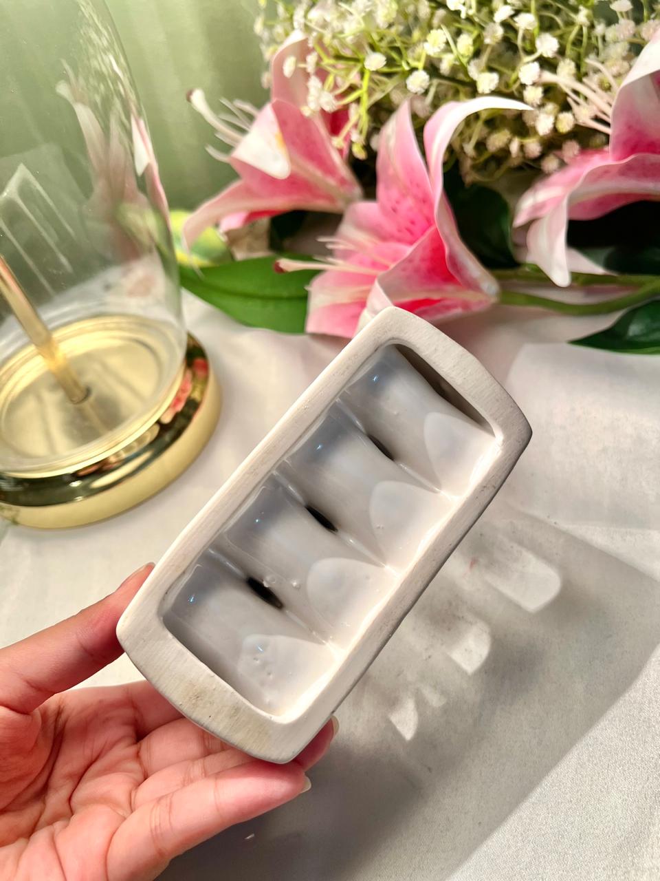 White Ceramic Toast Rack 4-Slot Tableware Holder