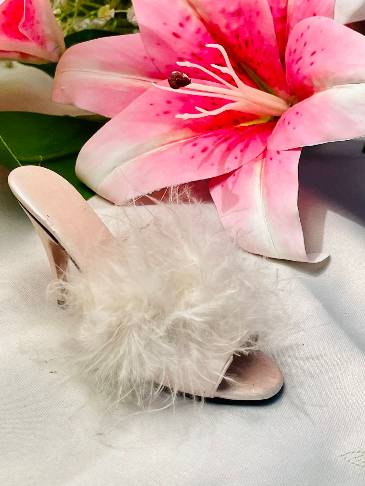 Just The Right Shoe White Feather Heel Miniature 4 in
