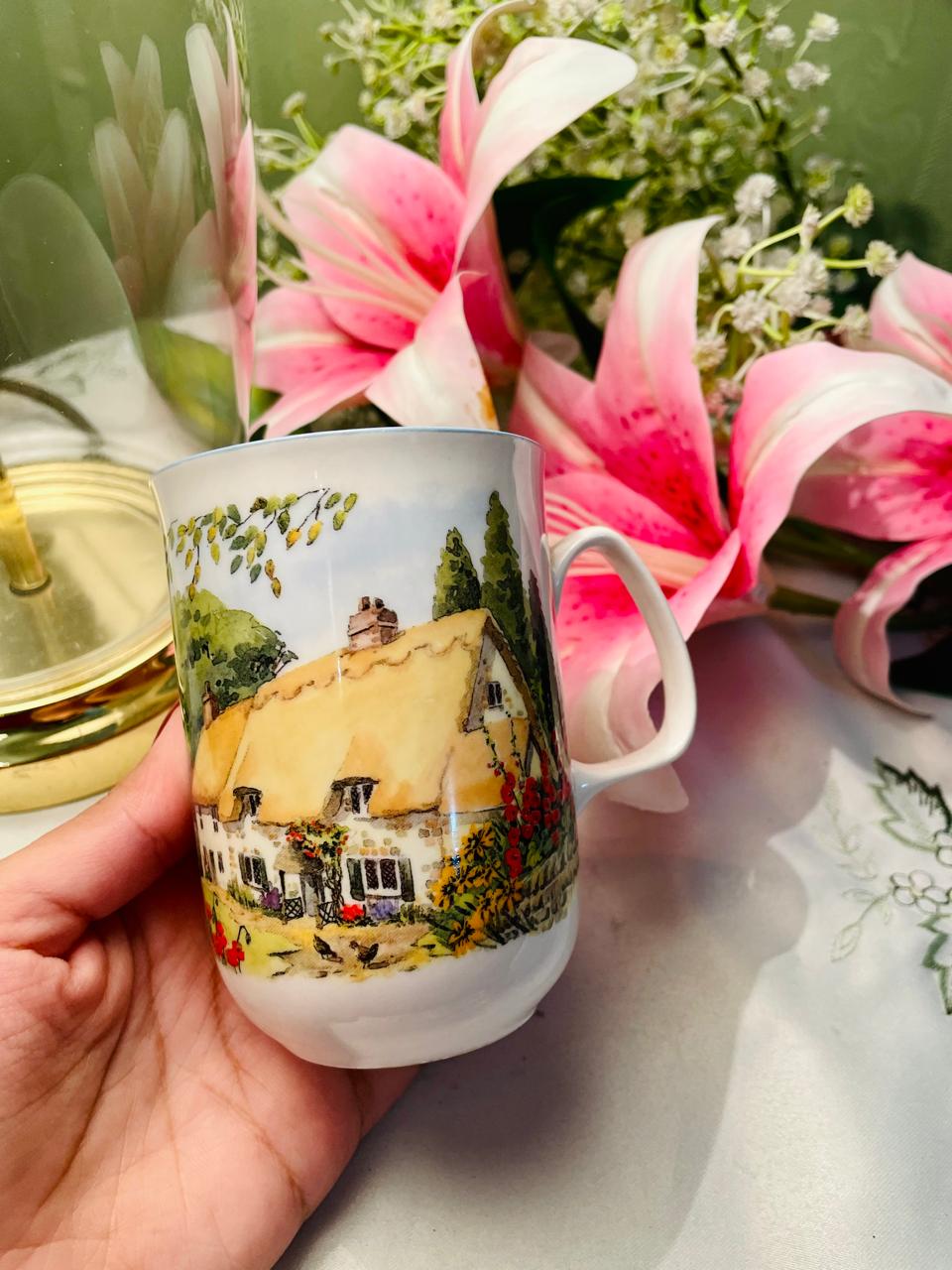 Rose of England Cottage Bone China Mug – Approx. 4.5 Inch