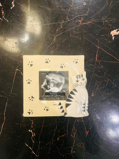 Cat Resin Photo Frame with Paw Print Design