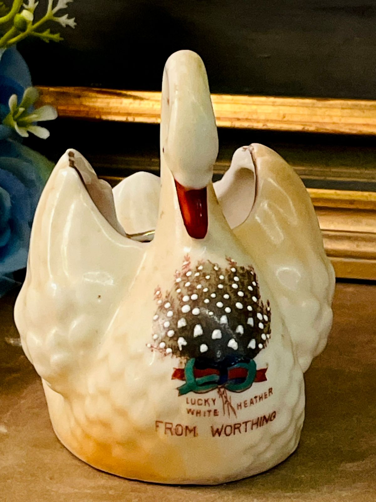 Vintage Worthing Swan Vase – Lucky White Heather Souvenir