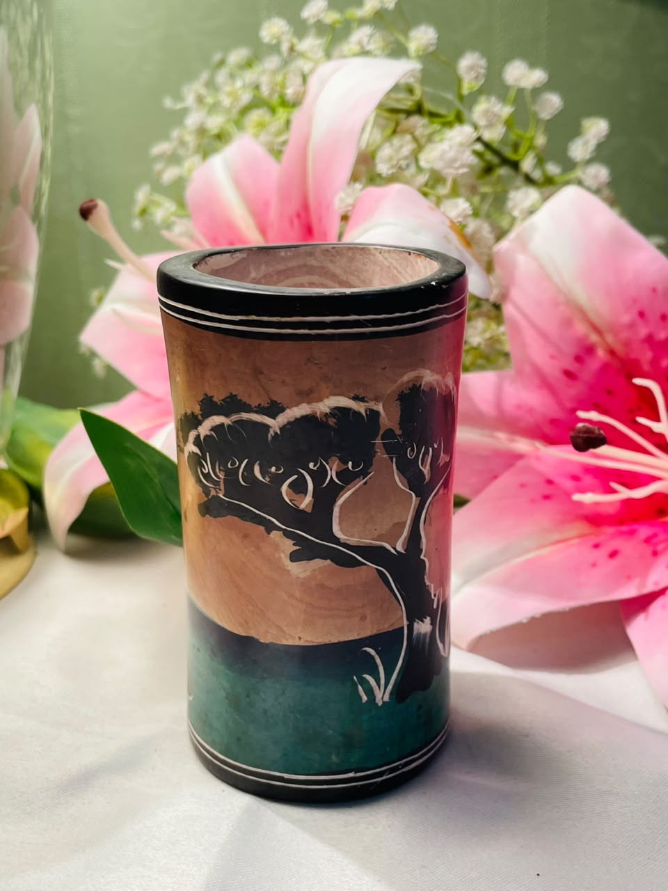 Elephant Motif Decorative Vase Approx. 9 cm