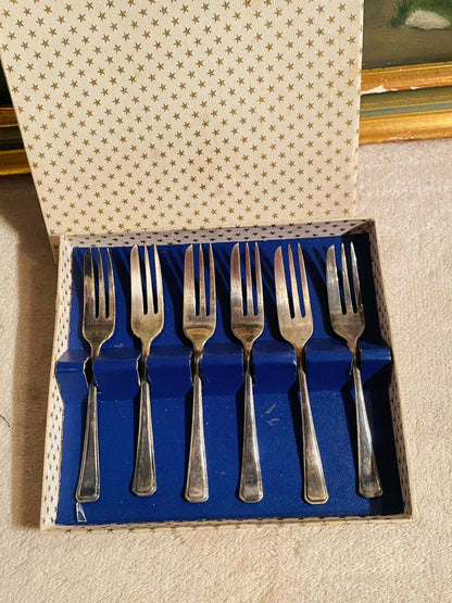 6 Vintage Silver Plated Cake Forks with Original Box – Collectible Cutlery Set