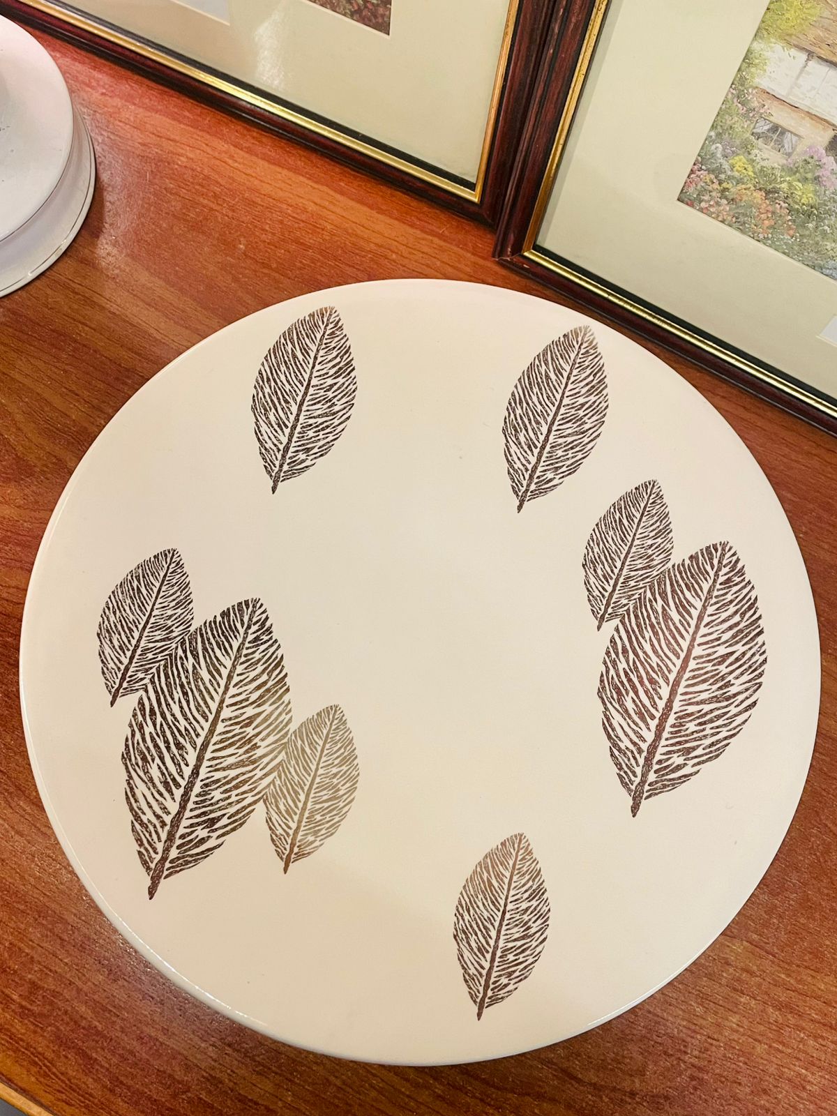 Portugal plate, decorative platter, modern leaf decor, ceramic wall plate, dining table centerpiece, neutral home decor, Scandinavian kitchen, wall art plate, botanical decor, serveware plate