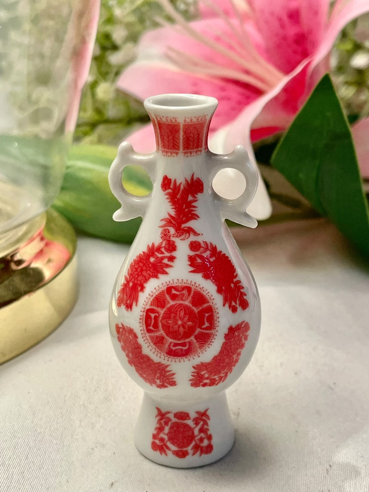 Franklin Porcelain Red & White Double-Handle Vase, 3.5 in