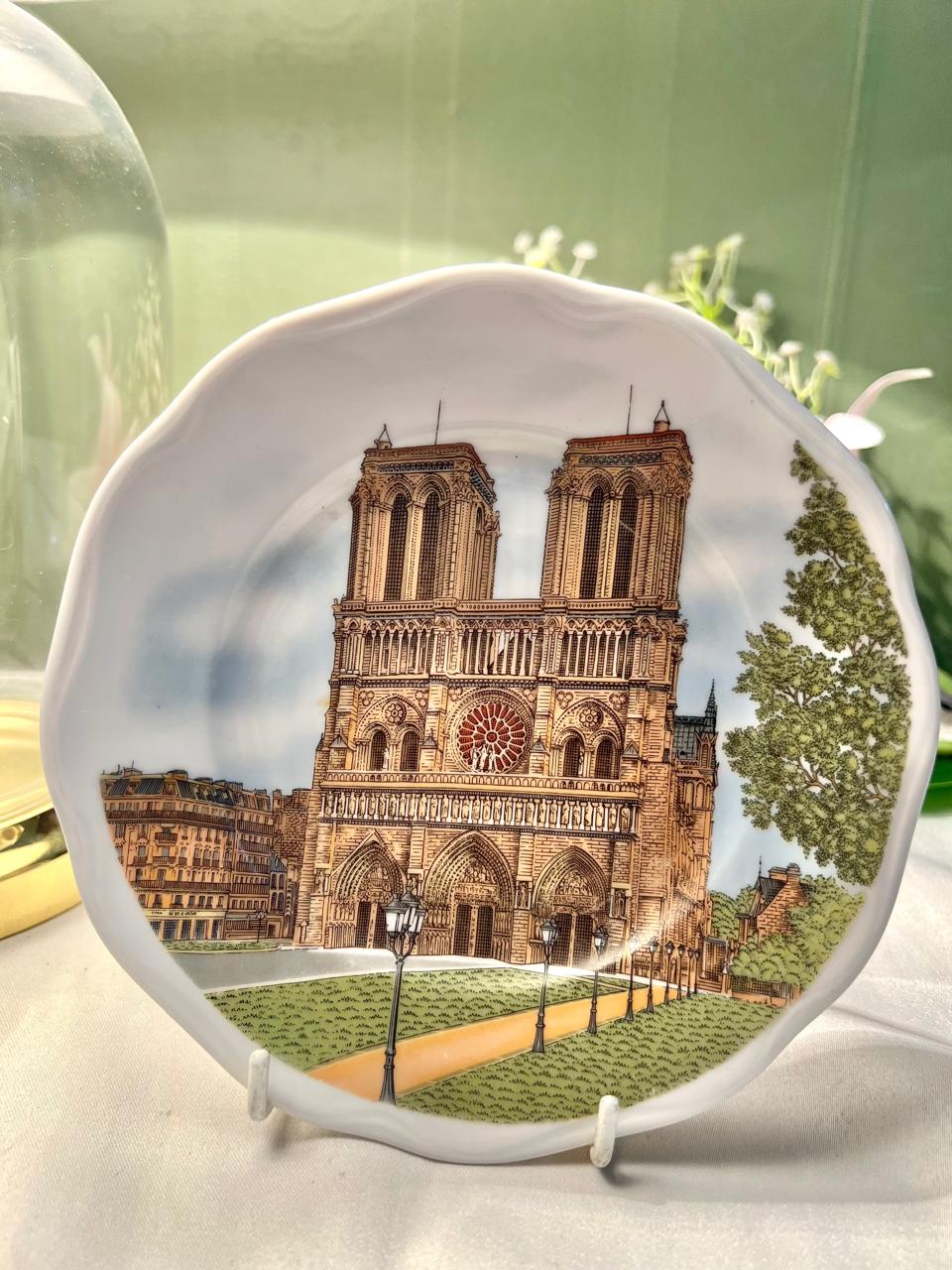 O.V.E.T Paris Notre Dame Decorative Wall Plate 16cm