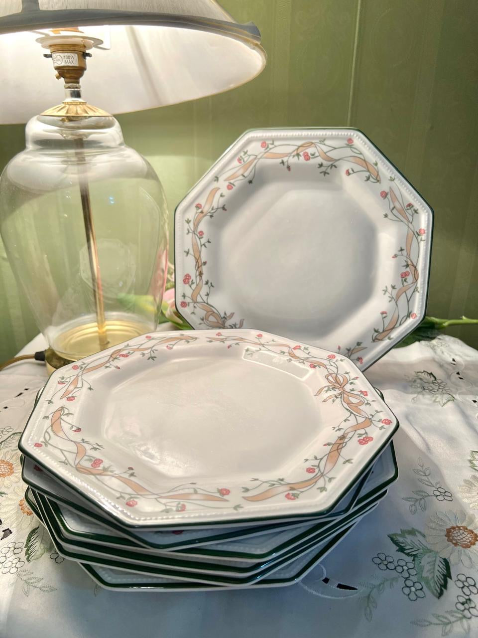 Johnson Bros Eternal Beau Floral Dinner Plates Set of 8