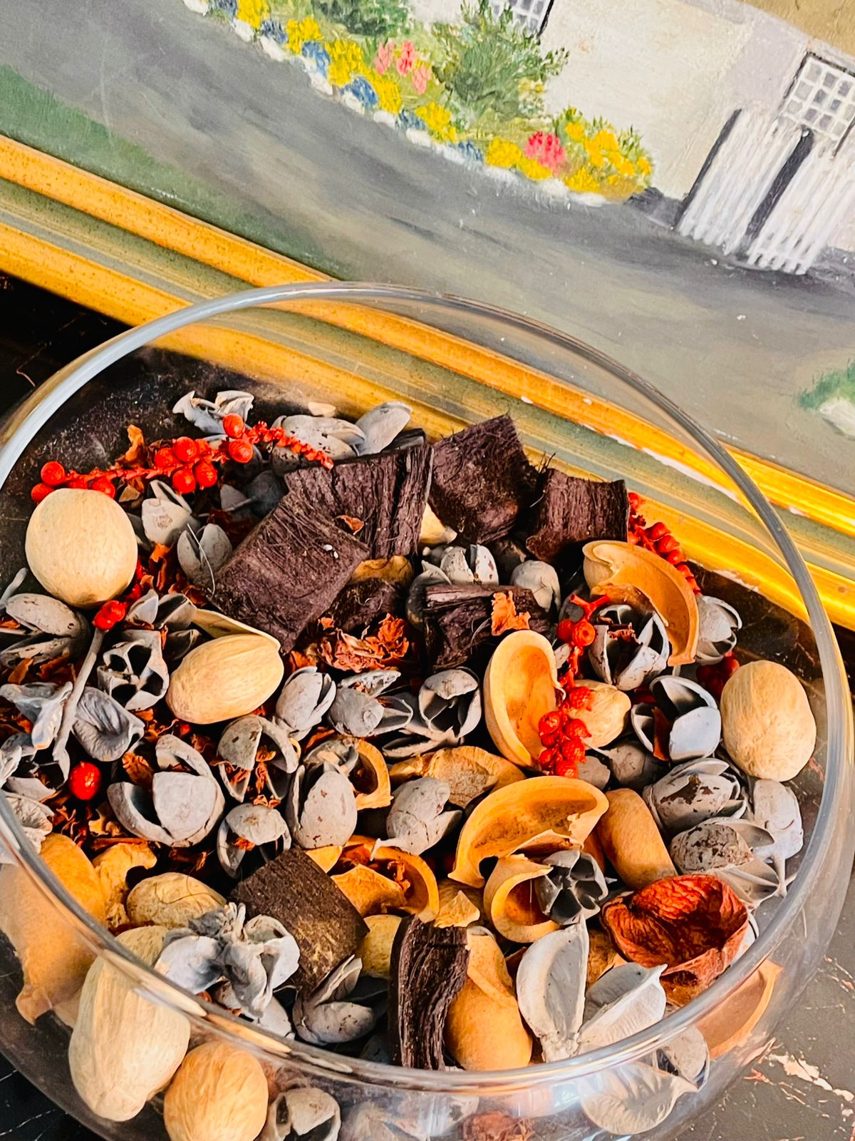 Large Bowl Bowl with Pot Purri – Modern Decorative Centerpiece Display