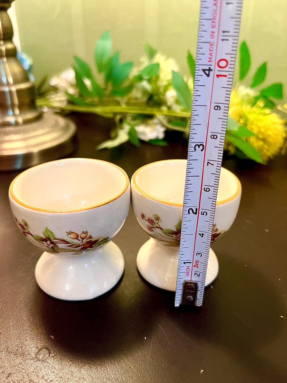 St. Michael Botanical Egg Cups Set of 2 – 7 cm Gold Rim