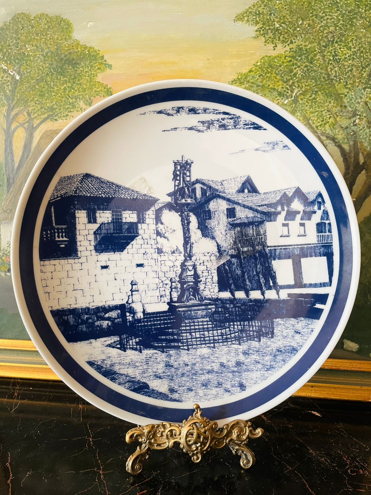 Cruceiro de Hio plate, Cangas Spain souvenir, Spanish ceramic plate, blue and white pottery, Galicia heritage, travel collectible, Spanish porcelain decor, vintage souvenir plate, cultural art plate, Iberian pottery, tourism commemorative plate