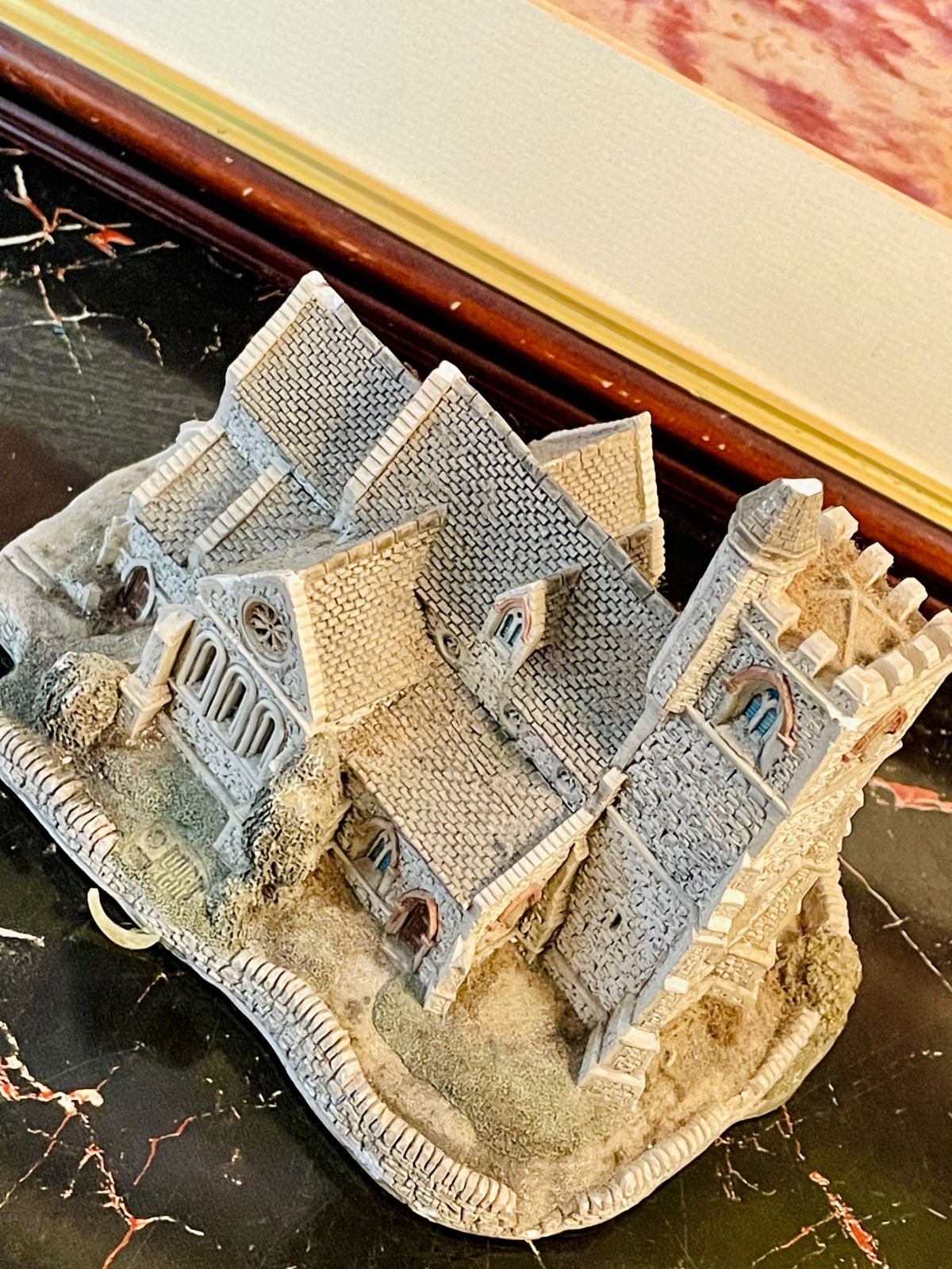 Cottage Collectible – Handcrafted Heritage Model
