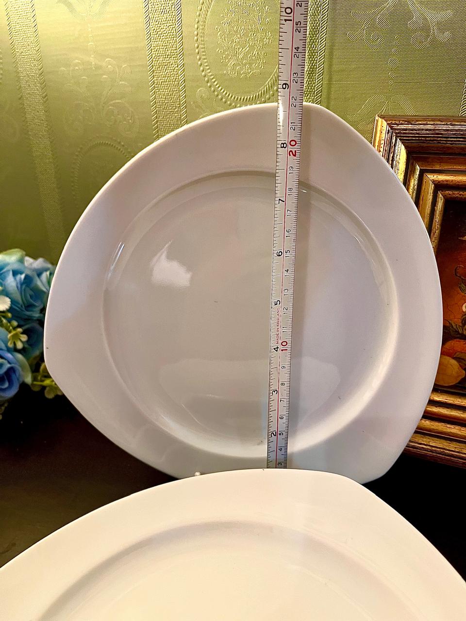 Set of 4 White Triangle Dinner Plates – Ceramic Tableware