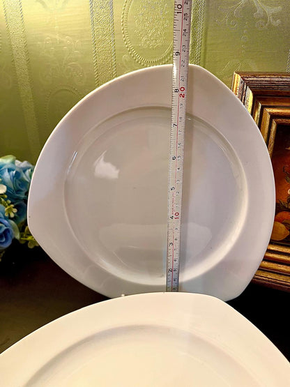 Set of 4 White Triangle Dinner Plates – Ceramic Tableware