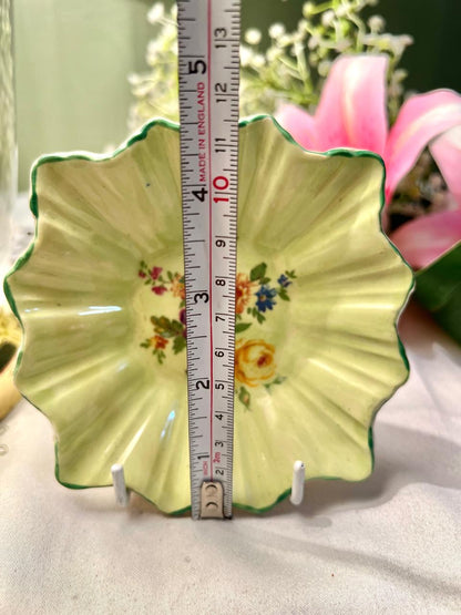 H&K Tunstall Floral Scalloped Dish Green Trim 11 cm