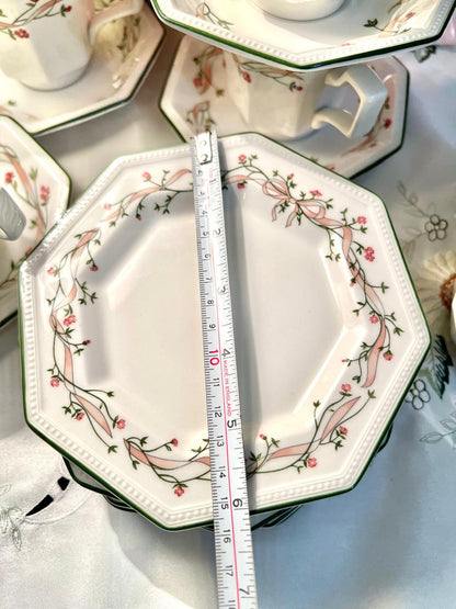Johnson Brothers Eternal Beau 25-Piece Tea Set Floral