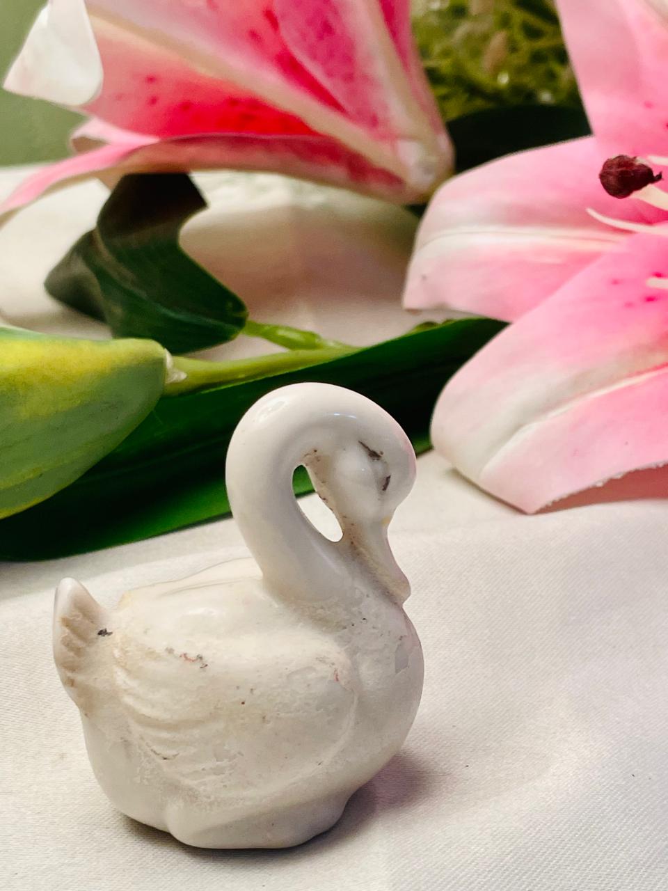 Vintage White Ceramic Swan Figurine Ornament 6 cm