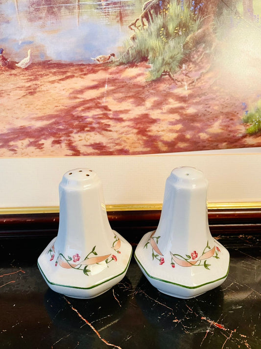 Johnson Bros Eternal Beau Salt & Pepper Shakers – England