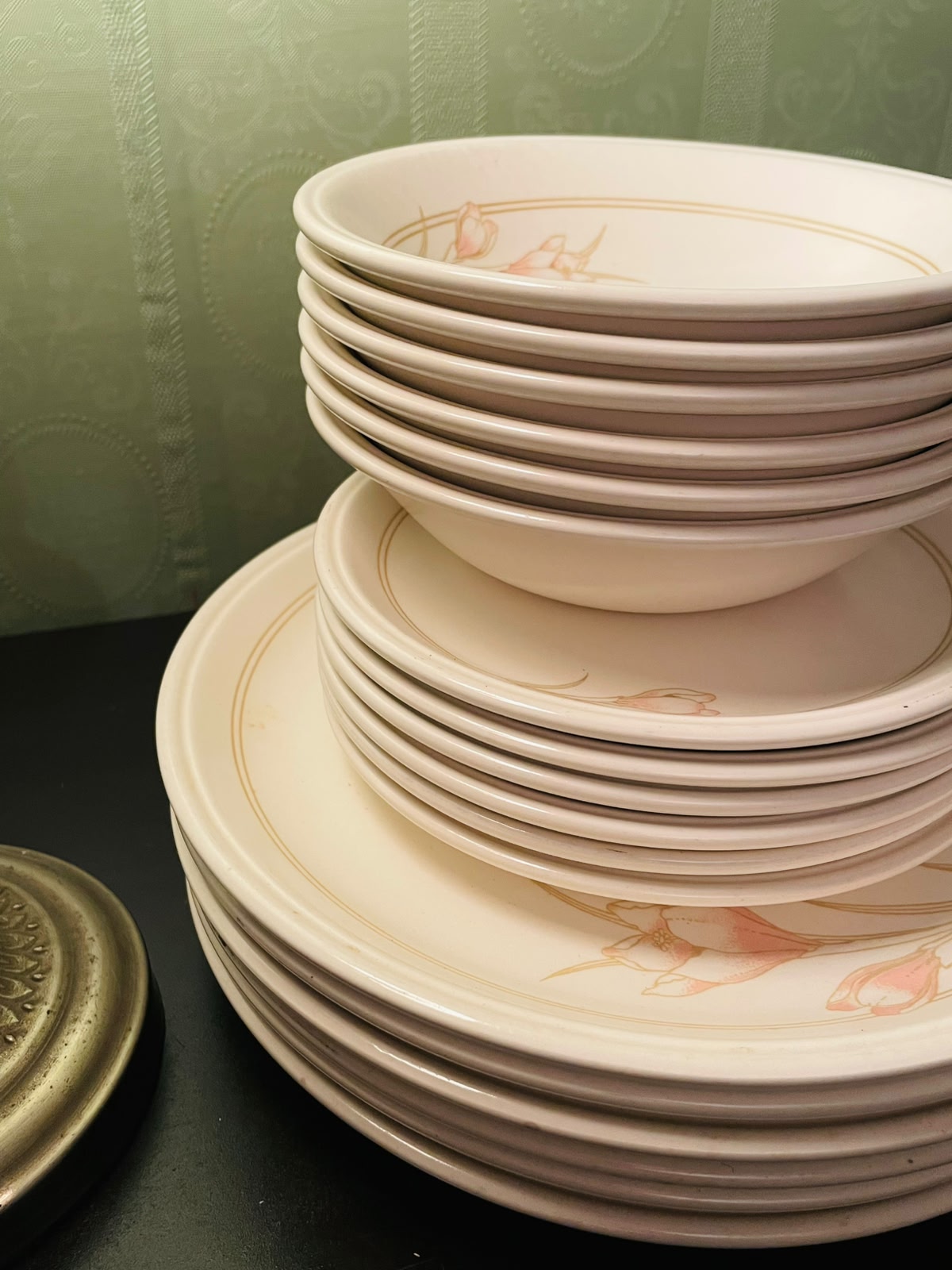 18 pcs Biltons England Floral Dinnerware Set for 6 Persons