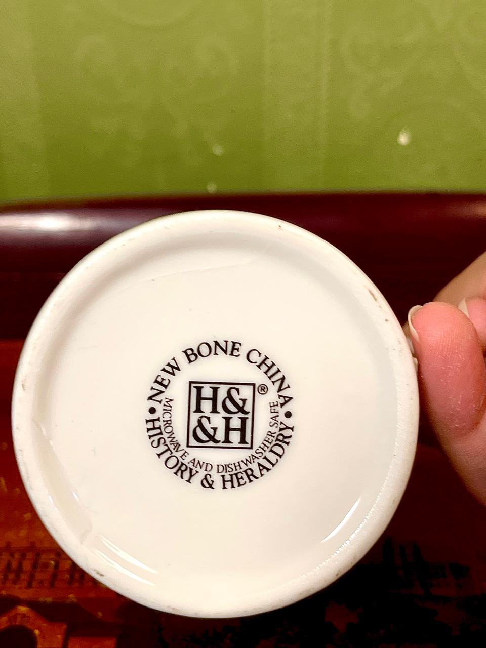 History & Heraldry “A Special Teacher” Bone China Mug – 4"