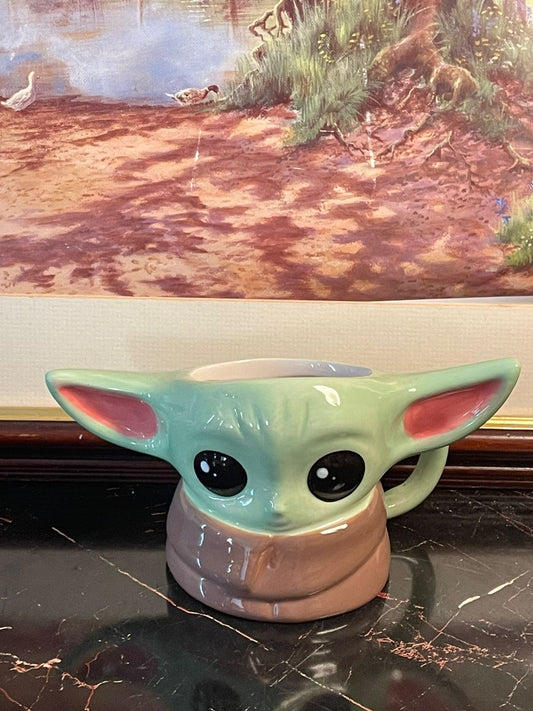 Star Wars mug, Baby Yoda mug, Grogu Mandalorian cup, Star Wars collectible Pakistan, Baby Yoda ceramic mug, Star Wars tea cup, Mandalorian fan gifts, Grogu coffee mug, Star Wars kitchenware, Baby Yoda gift Pakistan