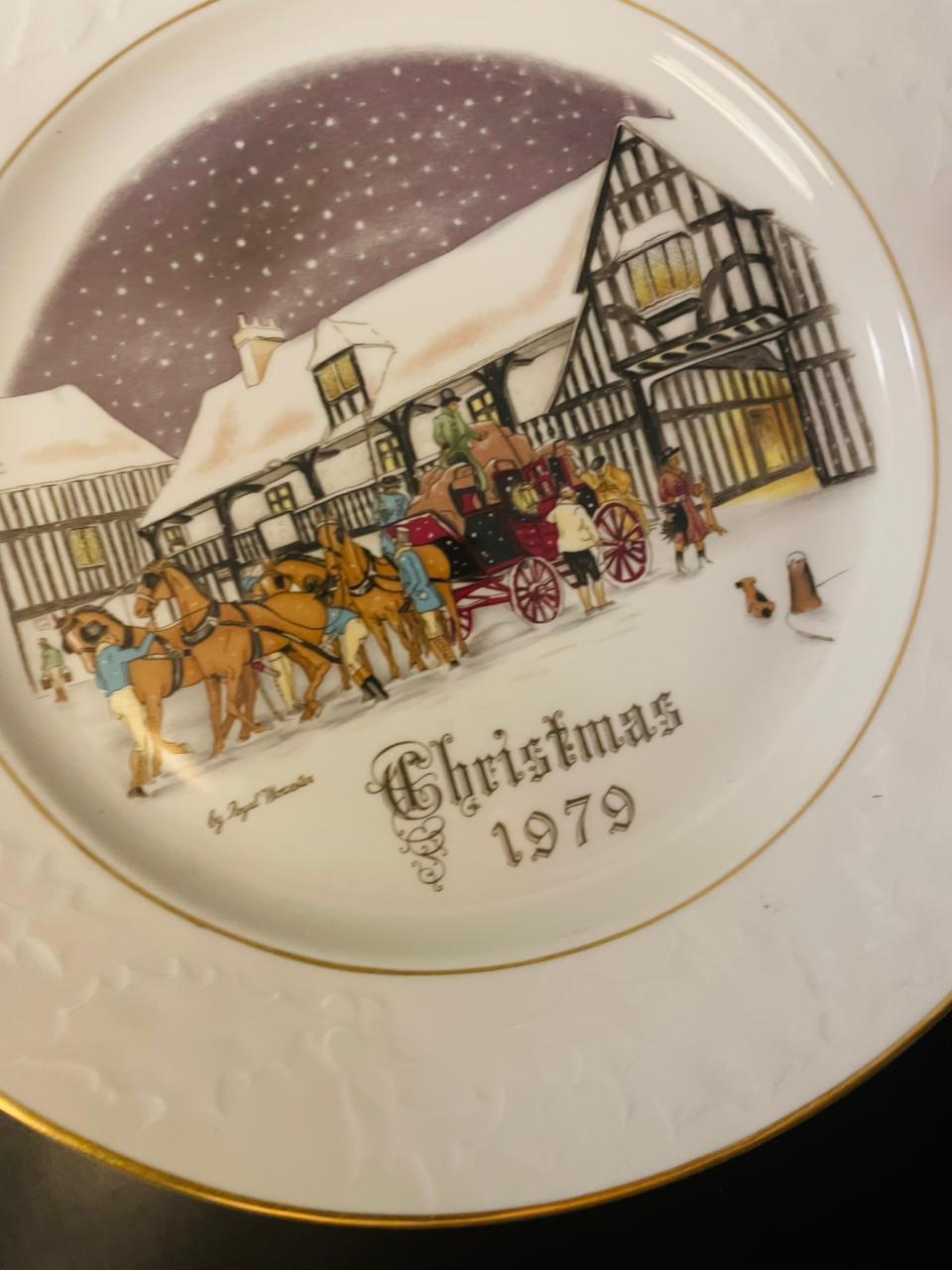 Royal Worcester Christmas 1979 Coachman Plate 9"
