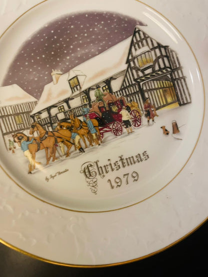 Royal Worcester Christmas 1979 Coachman Plate 9"