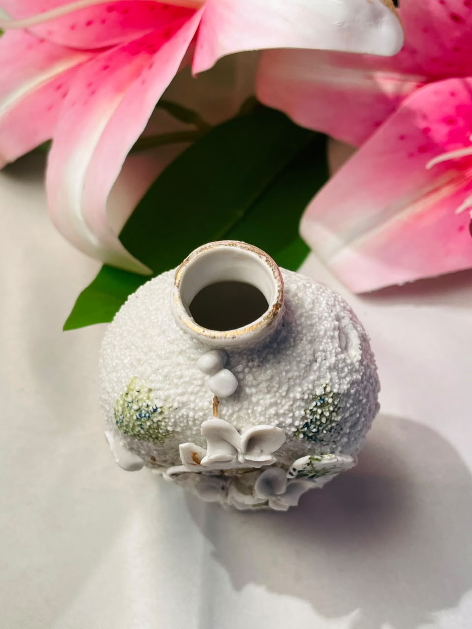 White Textured Floral Decorative Vase Approx. 9 cm