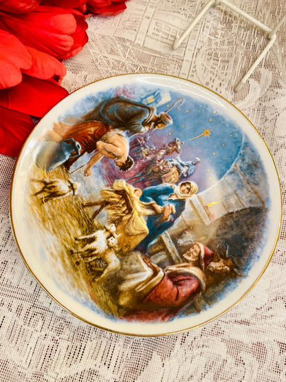 Nativity Christmas Decorative Plate with Gold Rim 8 inches