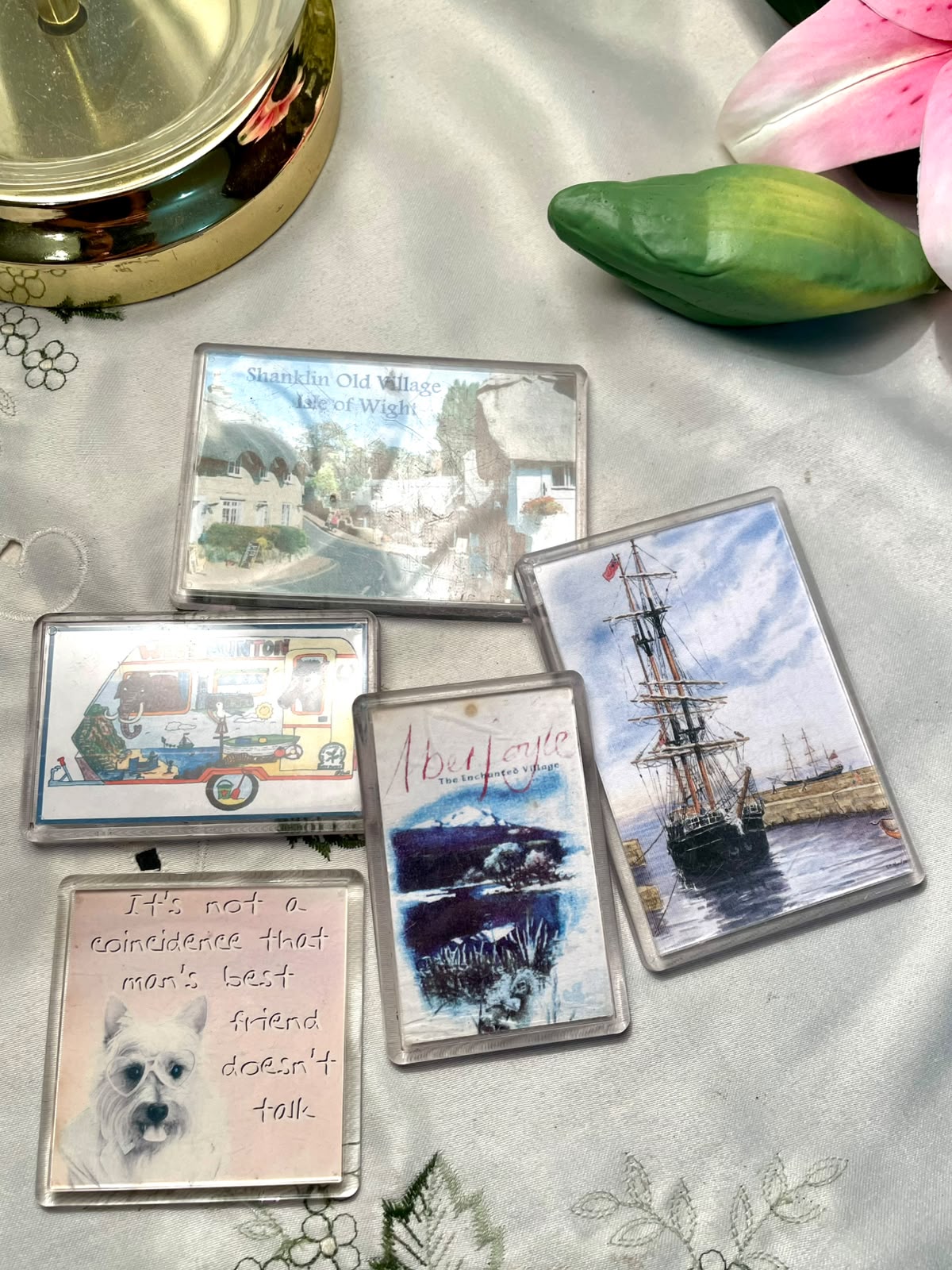 Vintage UK Souvenir Fridge Magnets – 5 Piece Travel Set