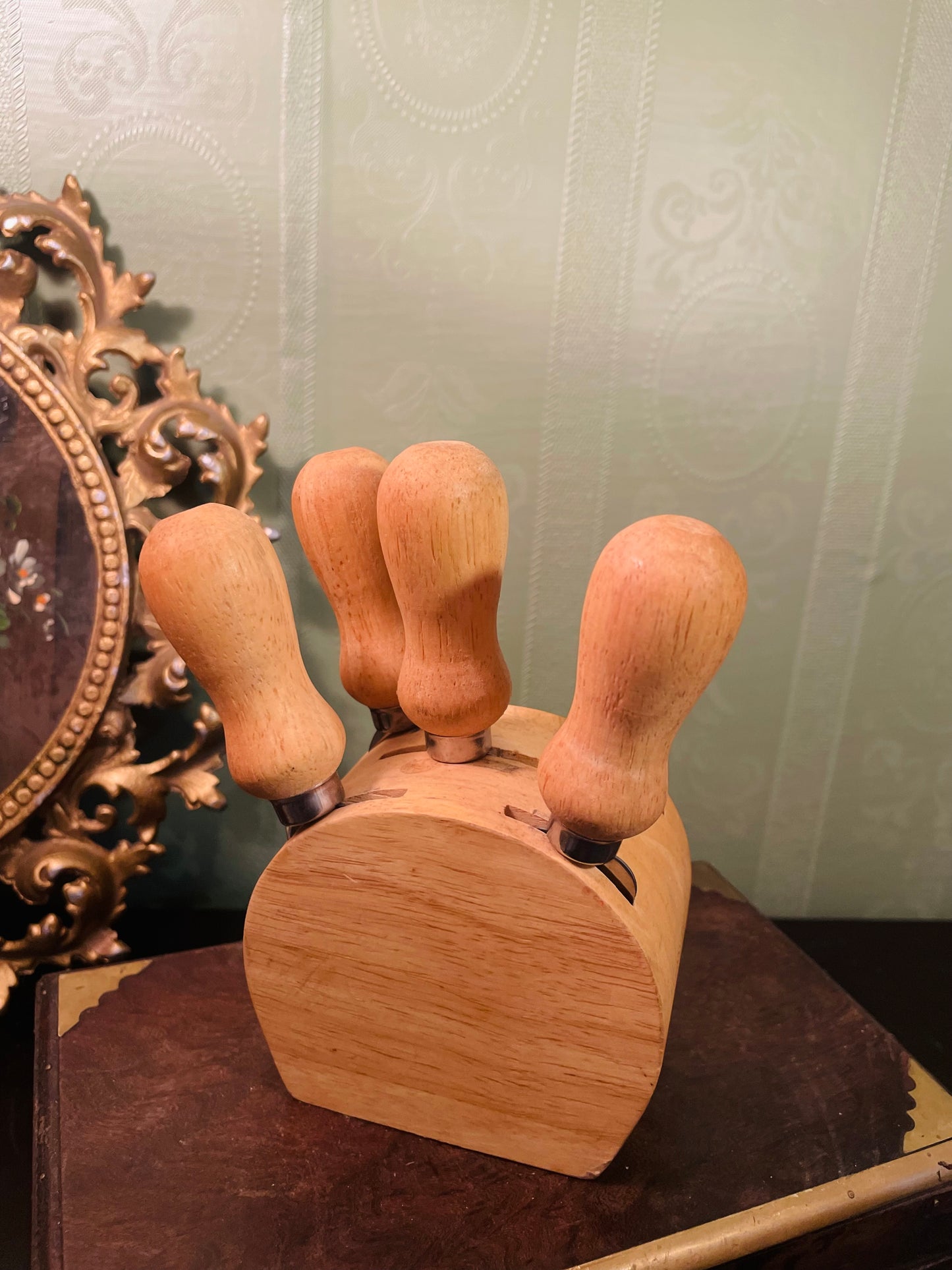 Wooden Cheese Knife Block Set With Four Knives