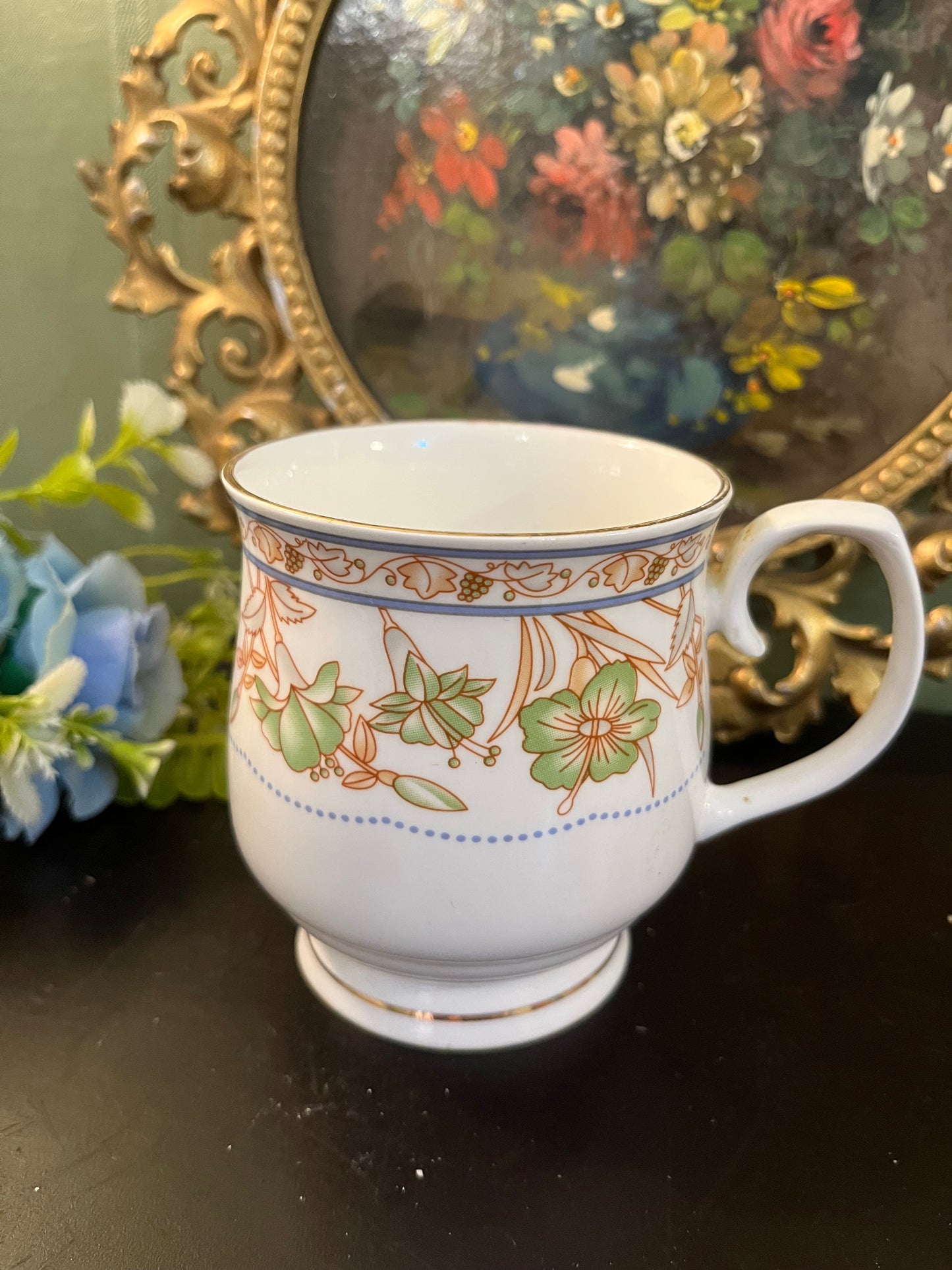 Vintage Floral Pedestal Mug with Gold Rim