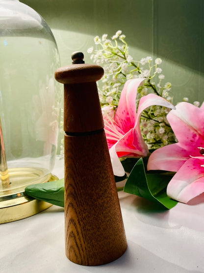 Vintage Wooden Pepper Mill Grinder, Approx. 14 cm
