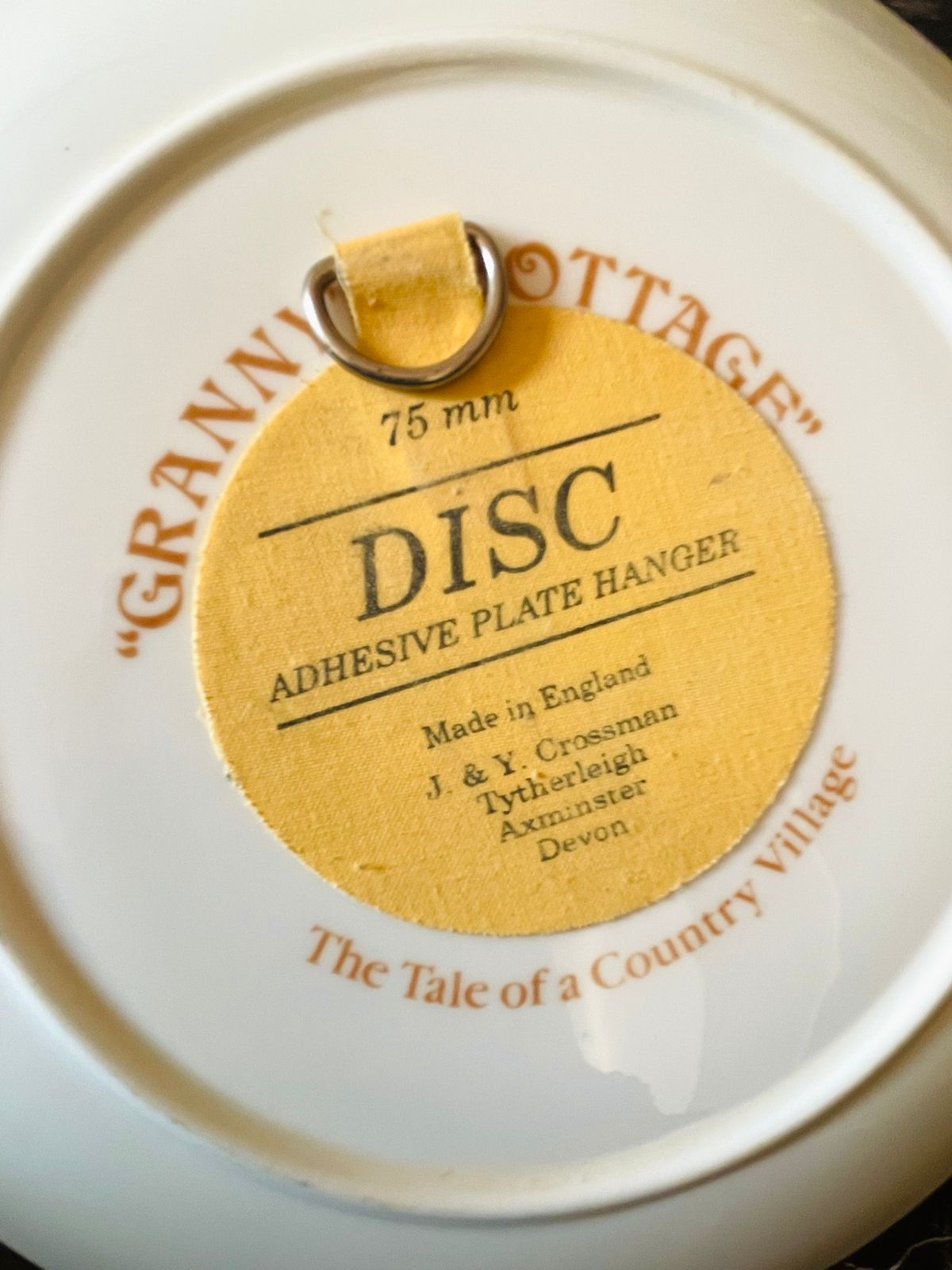 Royal Doulton “Granny’s Cottage” Collector Plate – The Tale of a Country Village Series, 8 inches