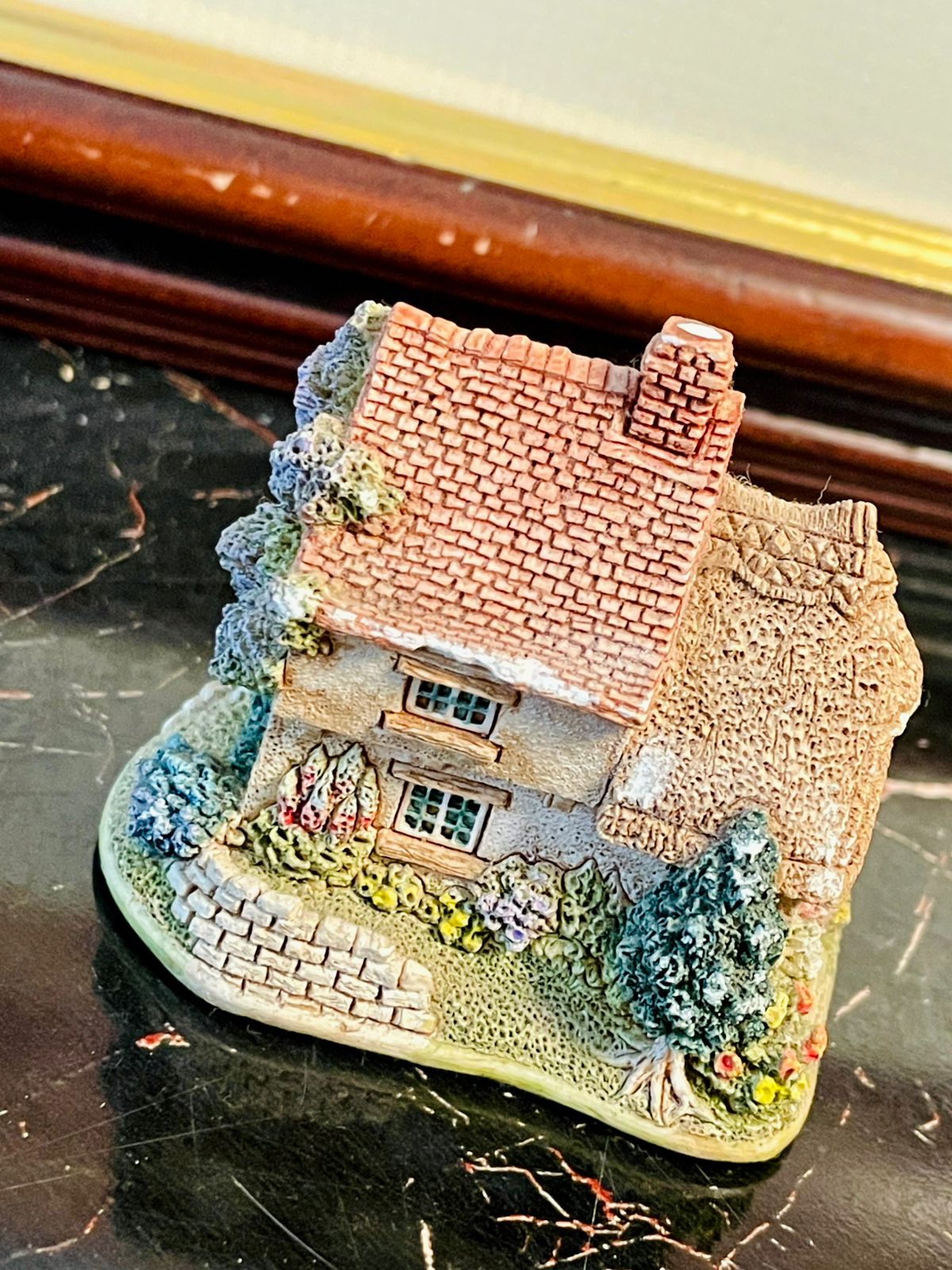 Lilliput Lane "Finders Keepers" Cottage – 1999 The British Collection
