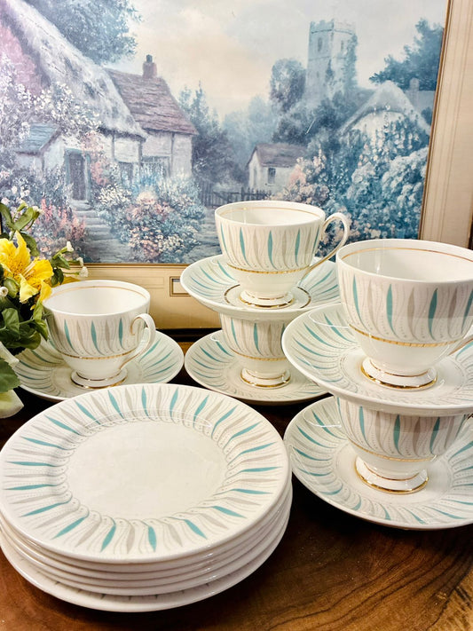 Queen Anne Caprice Bone China Tea Set 11 Pieces, England