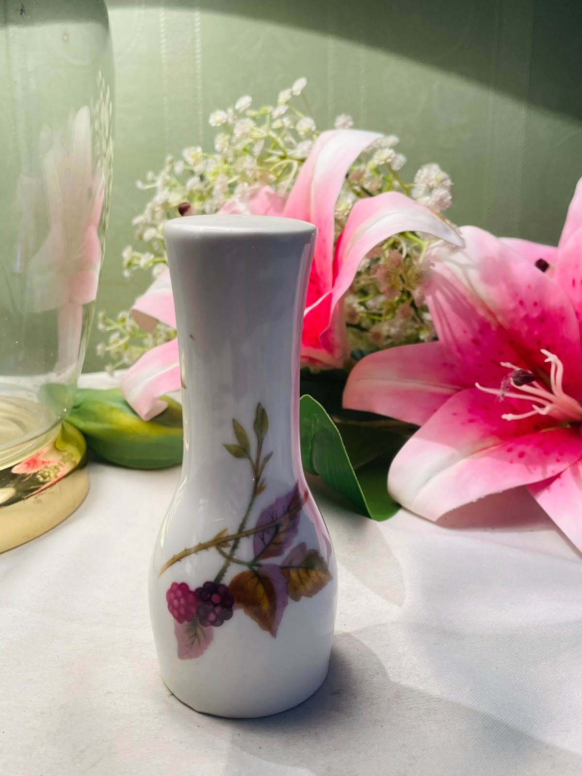 Royal Worcester Vintage Floral Berry Ceramic Shaker White Approx. 12 cm