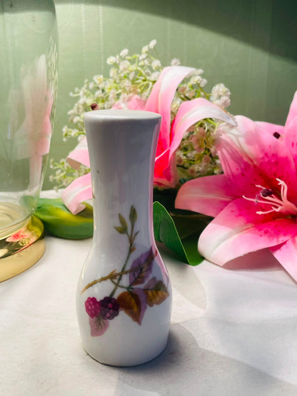 Royal Worcester Vintage Floral Berry Ceramic Shaker White Approx. 12 cm